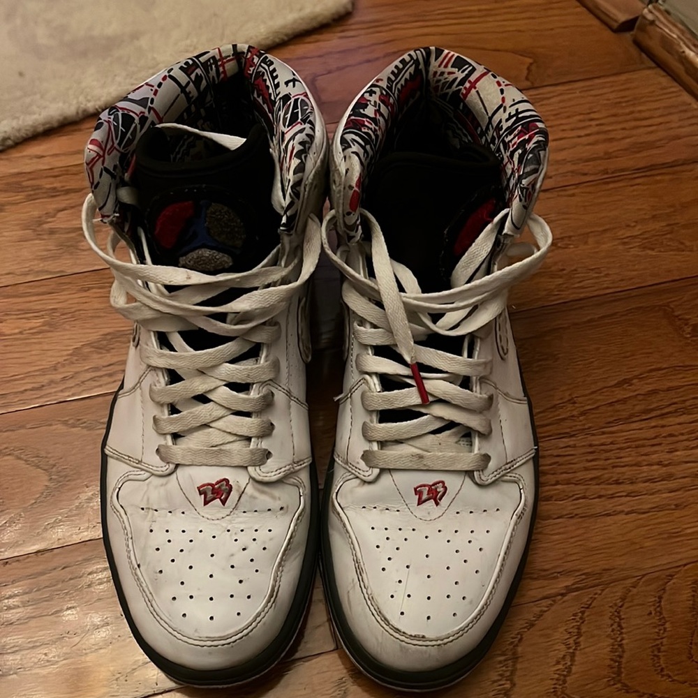 Air Jordan 1 Retro '93 'BuGS Bunny' 580514-107